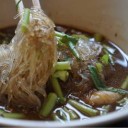 วุ้นเส้นน้ำตกใส่แต่ผักบุ้ง