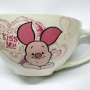 แก้วน้ำสีขาว