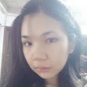 สาวน้อยยิ้มแฉ่ง