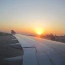 รองเท้าผ้าใบสีขาว