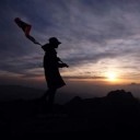 เด็กดอยยืนหงอยบนยอดดอยหลวง