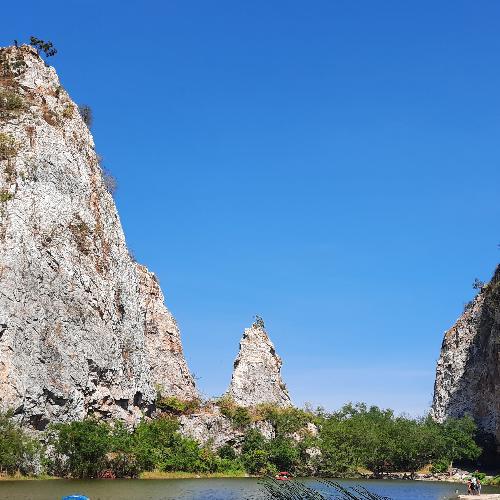 เด็กสาวขี้สงสัย