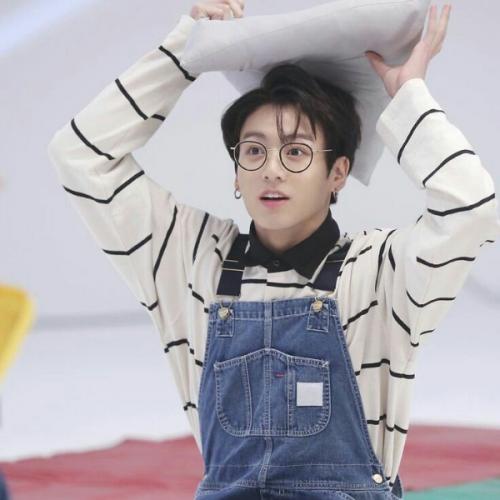 โมนิก