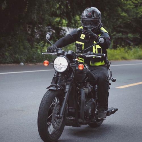 นาย ก้อน ณ ฟากฟ้า