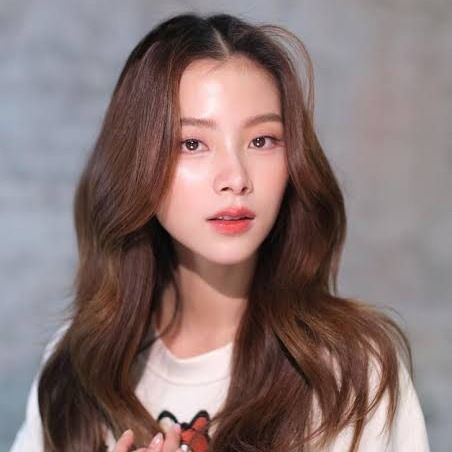 ไก่อยู่ข้างน้องนกนะคะ