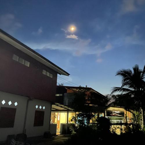 หนุ่มน้อยใจฟู