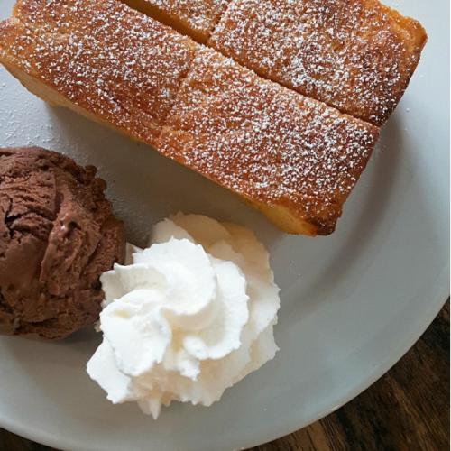 รองเท้าแตะสีน้ำตาล