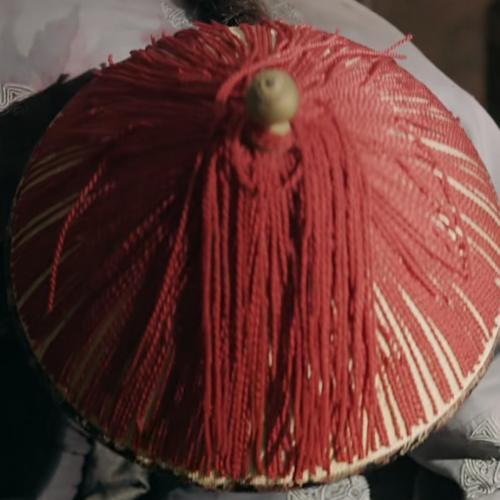 น้องจ้องพี่ทำไม