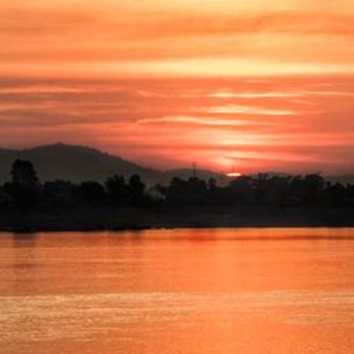 ฟ้ายามมื้อแลง