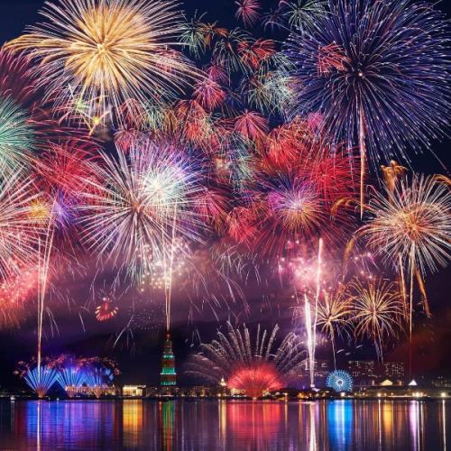 พัดโบกหางนกยูง